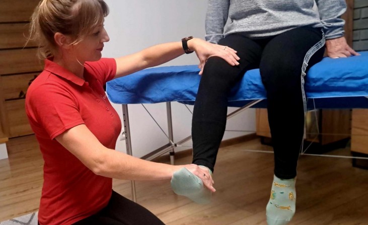 Rehabilitacja przed operacją wymiany stawu kolanowego. Dlaczego jest ważna?